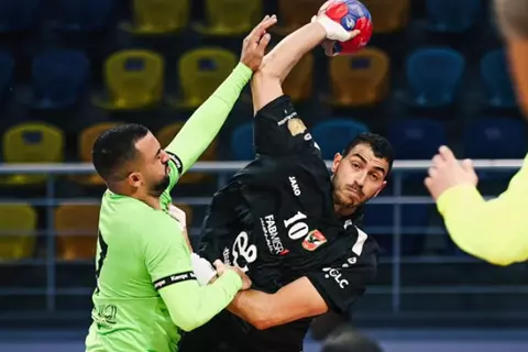 كرة يد.. الأهلي يتخطى البنك الأهلي ويطير لنهائي كأس مصر